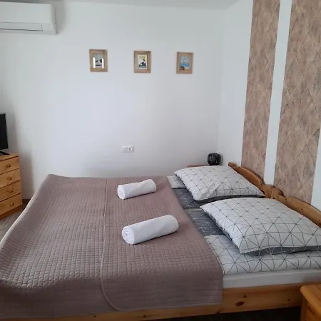 Kempi Kuckoja * Balatonalmadi